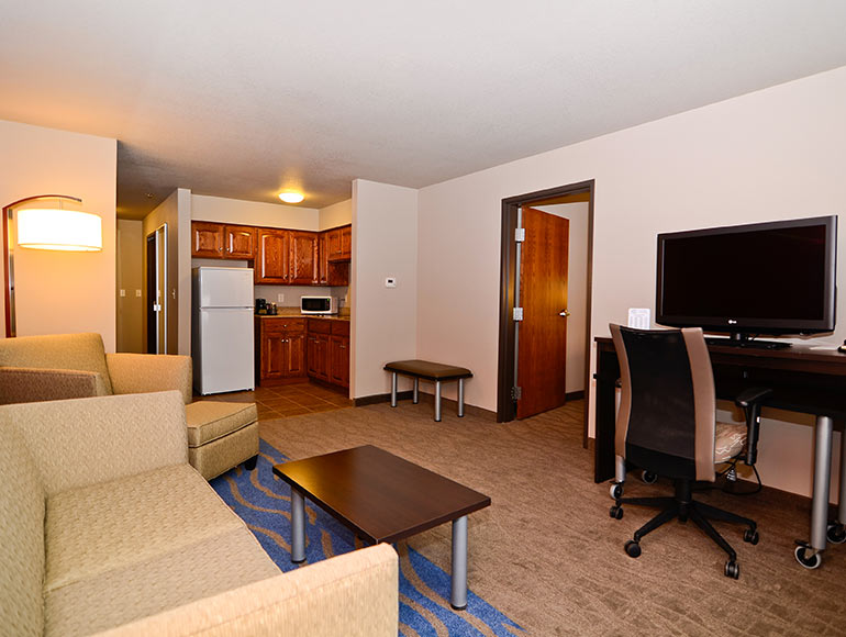 One Bedroom King Suite – Kitchenette